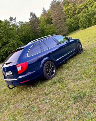 Skoda Superb cena 30500 przebieg: 285000, rok produkcji 2012 z Złocieniec małe 232
